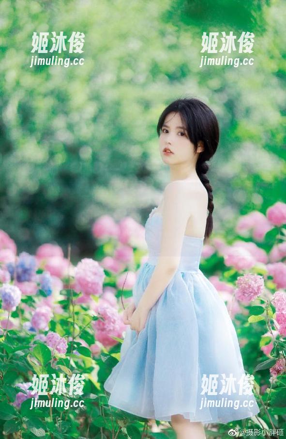 模范学院-果儿Victoria 模范学院 - 探秘果儿Victoria天使的写真世界:分享她那无与伦比的美丽图片和创作灵感