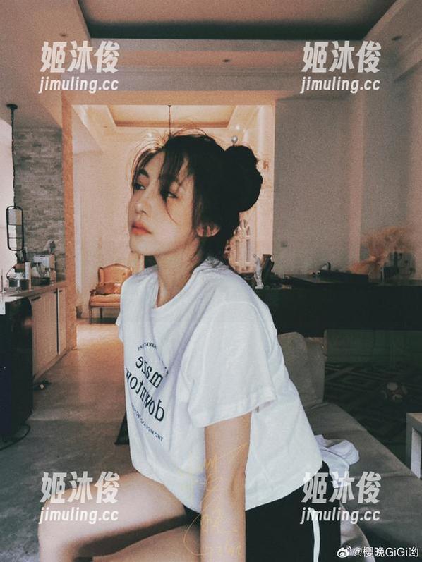 樱晚gigi 和樱晚gigi一起走进戏梦,尽享全套写真带来的视觉盛宴