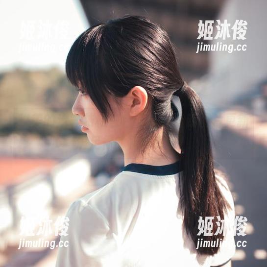 沧霁桔梗 甜美的沧霁桔梗白色写真,最新图片更新满足你的视觉享受!