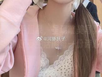 河豚抚子携手温泉，呈现唯美写真精选合集，感受生活的每一份诗意