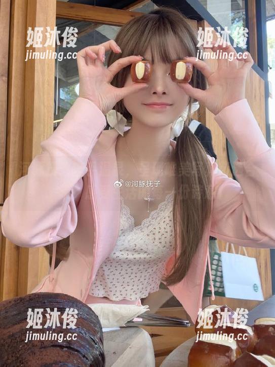 河豚抚子 河豚抚子携手温泉,呈现唯美写真精选合集,感受生活的每一份诗意