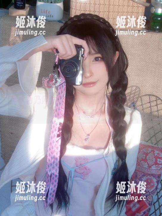 清水由乃 清水由乃网袜写真:丰盈的COS资源,谱写时尚新篇章