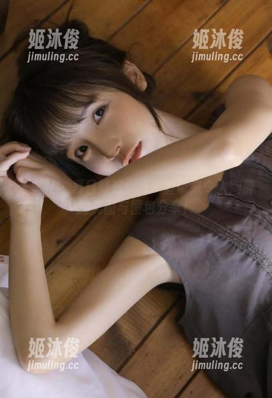 爱蜜社-方子萱 爱蜜社 - 夏日畅想:方子萱带来令人陶醉的美图与图包分享!