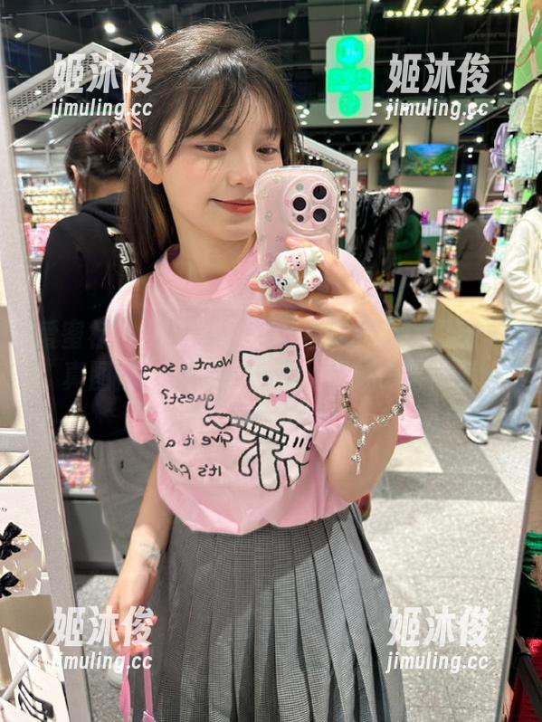 爱蜜社-李李七七喜喜 爱蜜社 - 探索李李七七喜喜护士的最新写真图片,感受护士职业的魅力与美丽