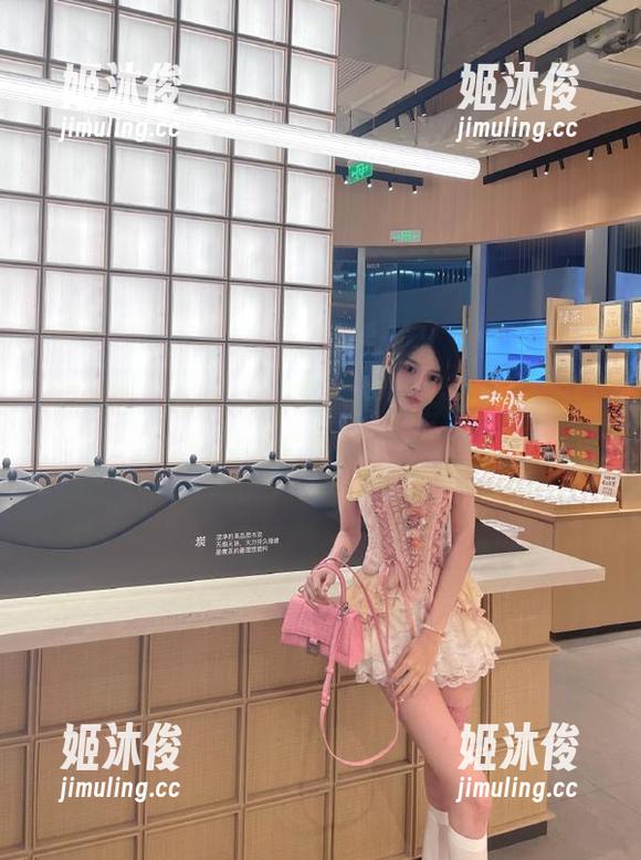 猪小七 微密圈 - 猪小七的高清美图合集,视图中透出难以忘怀的独特气质
