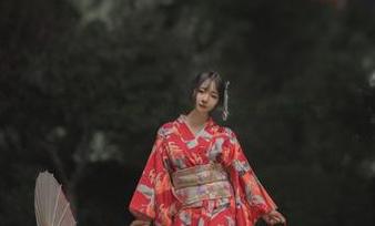 夏天来了，玉汇yuuhui的搞笑写真图片让你忍俊不禁
