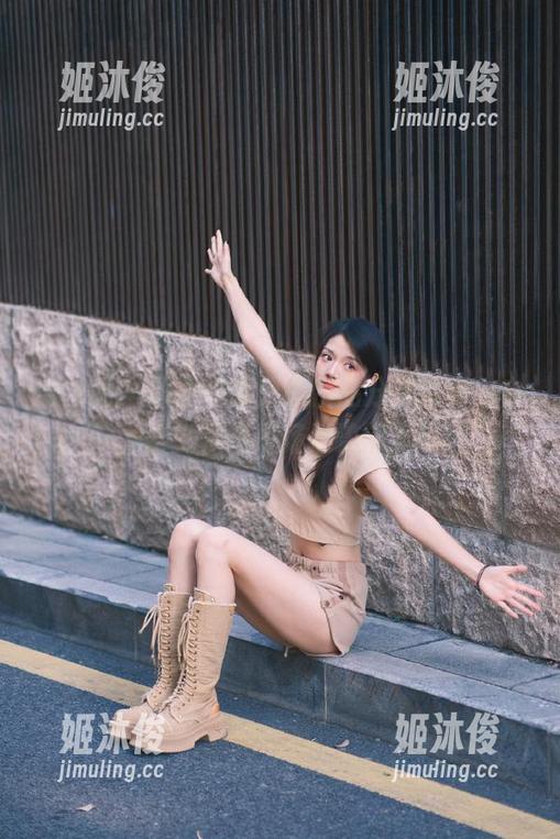 白龙猫女 微密圈 - 职业装库里斯作品分享盛宴,白龙猫女演绎职场潮流新风尚