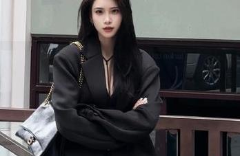 秀人网 – 观看Demon瑶瑶空姐写真，独家图包带你感受她的时尚气息！