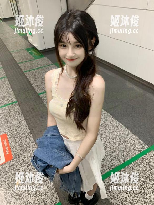 秀人网-Elise谭晓彤 秀人网 - 灵动与优雅共融,Elise谭晓彤女孩写真作品传递温暖图片