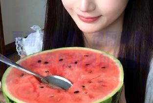 秀人网 – 更新作品集！伊丽莎有点白的教室摄影带给你新的视角与情感体验