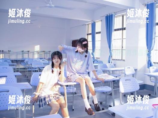 秀人网-何梦兮Stacy 秀人网 - 走进何梦兮Stacy的办公室:精选写真作品集展现职业女性的风采