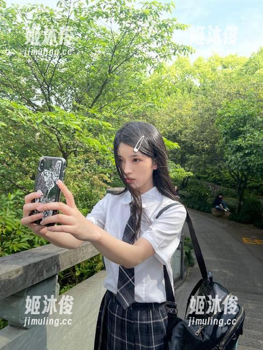 秀人网-俞漫 秀人网 - 探索新风格!俞漫妹妹图包等你来下载福利