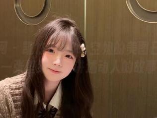 秀人网 – 凯竹BuiBui空姐的美图日记：每一张壁纸都在讲述动人的故事！