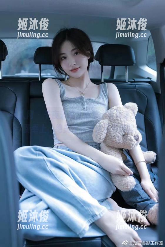 秀人网-千夜未来 秀人网 - 千夜未来全新护士写真系列,免费奉上,绝美作品让你目不转睛!