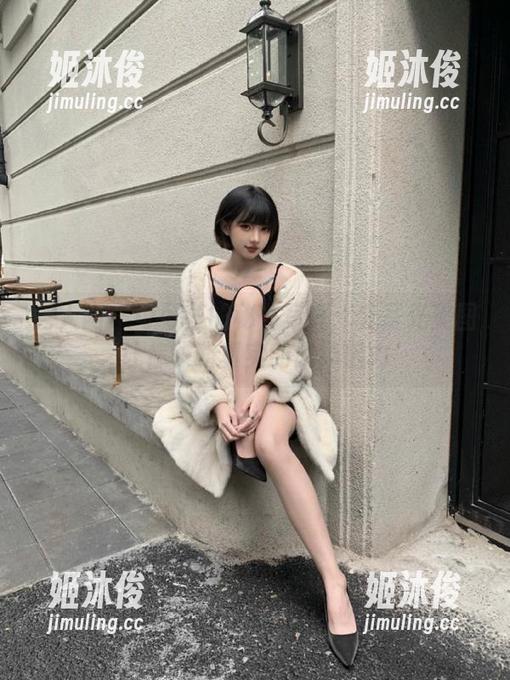 秀人网-可可芝 秀人网 - 可可芝的秘书写真:无圣光美图让你领略真实的职场魅力