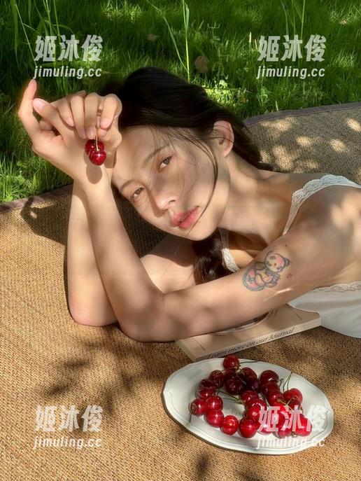 秀人网-叶梦轩 秀人网 - 叶梦轩花嫁写真福利图片大放送,助你品味摄影艺术的新境界!