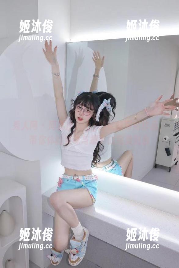 秀人网-周慕汐baby 秀人网 - 周慕汐baby的定制厨娘作品,带你体验美味与摄影的完美融合