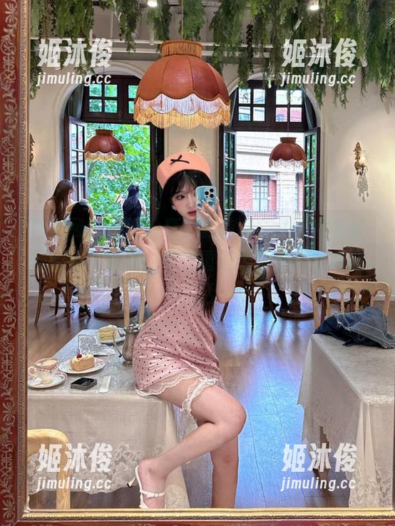秀人网-夏诗诗Sally 秀人网 - 高清分享!夏诗诗Sally穿着校服的精致瞬间,带你重返无忧无虑的校园生活
