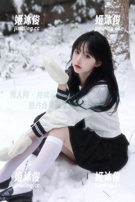 秀人网-奶e豆 秀人网 - 持续闪耀的奶e豆:连体衣写真图片合集展现她的无限魅力