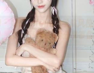 秀人网 – 娜露selena的学院风校服在三亚闪耀，最新原图与图片分享等你来看看！