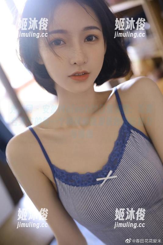 秀人网-安然Maleah 秀人网 - 安然Maleah的日常美图:写真合集中的每一个瞬间都散发着独特的魅力与情感