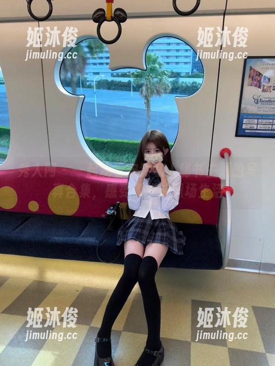 秀人网-安然 秀人网 - 一起观看安然私人秘书主题的写真合集,感受别样的职场生活