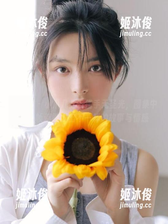秀人网-小爪几 秀人网 - 小爪几女友携手无圣光,图集中每一帧都散发出不一样的故事与情感