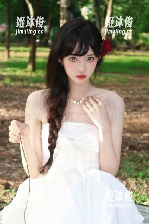 秀人网-徐莉芝Botty 秀人网 - 瞬间被打动!下载徐莉芝Botty优雅套装图包,尽情欣赏她的独特风格!