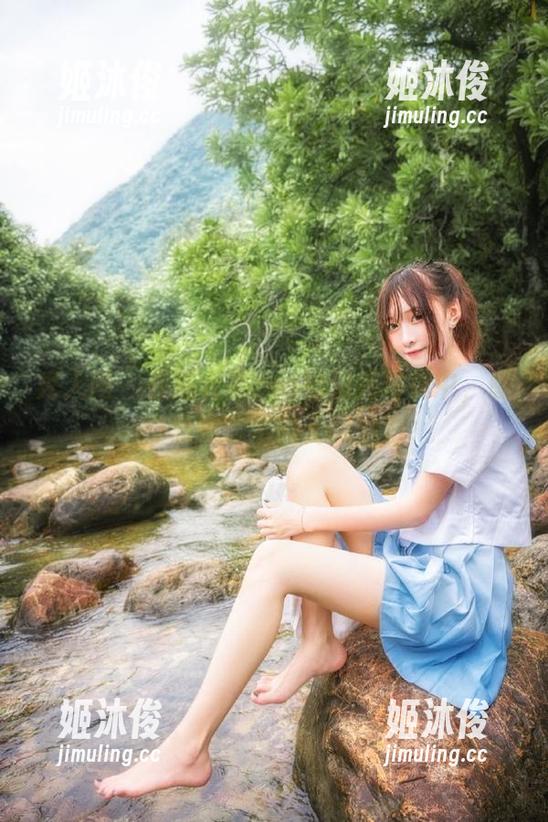 秀人网-戴允祺zoe 秀人网 - 在戴允祺zoe的油亮写真中,感受私拍艺术的无限魅力