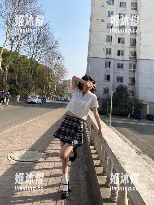 秀人网-星子柒kiki 秀人网 - 天台上的星子柒kiki写真,在线直播评审,能否打动挑剔的你?