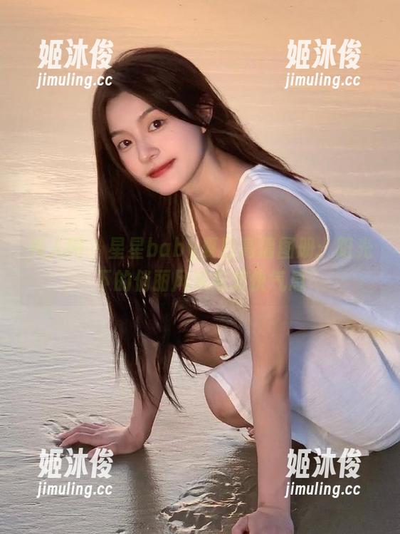 秀人网-星星baby 秀人网 - 星星baby夏日高清图册:阳光下的俏丽风采与欢快气息