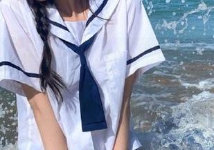 秀人网 – 尽览是小逗逗高清泳装写真合集，感受热烈夏日的独特魅力