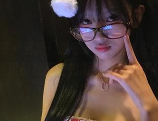 秀人网 – 更新！晚苏susu连体衣合集，连我都忍不住想高声吐槽她了！