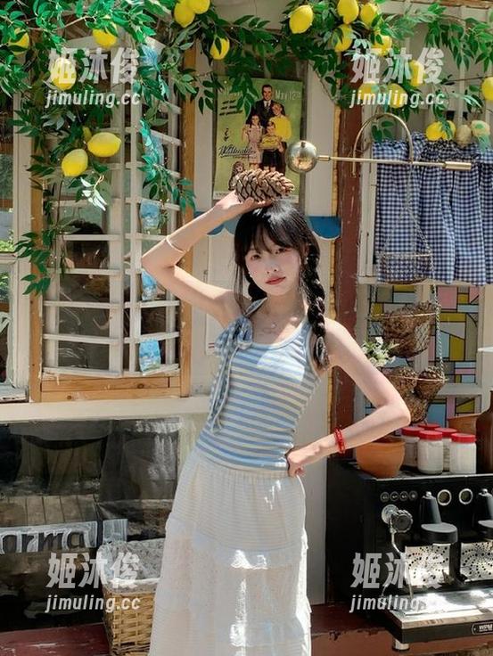 秀人网-白白Alina 秀人网 - 快来欣赏白白Alina夏日梦幻美图图集,享受光影交织的美好时光