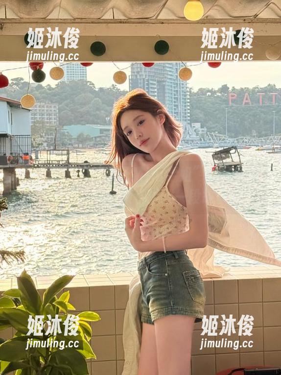 秀人网-糯美子Mini 秀人网 - “糯美子Mini学姐”的写真集分享:每一帧都讲述一段故事