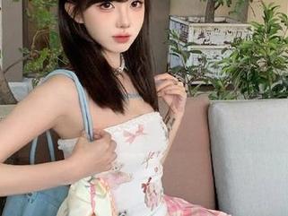 秀人网 – 草莓zz私房图集揭秘：每一张运动照片都是对青春的赞歌