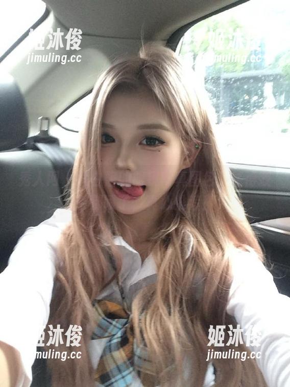 秀人网-萌白酱 秀人网 - 萌白酱的眼镜写真图包,笑得我茶都喷了,真心推荐!