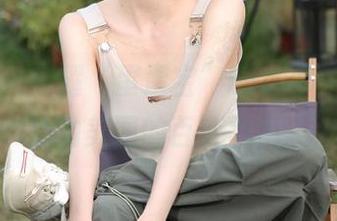 秀人网 – 闪耀“蛋蛋宝”睡衣写真，带来心动美图的百变风尚。