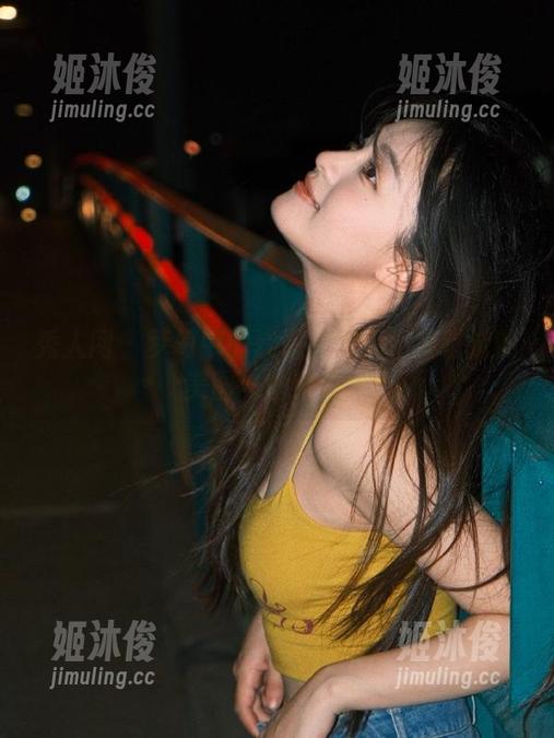 秀人网-软情 秀人网 - 梦幻中的软情白裙:不容错过的美图与壁纸合集