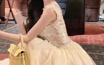 秀人网 – 金小依最新原图揭晓！她的睡衣写真完美展现舒适与时尚，值得收藏