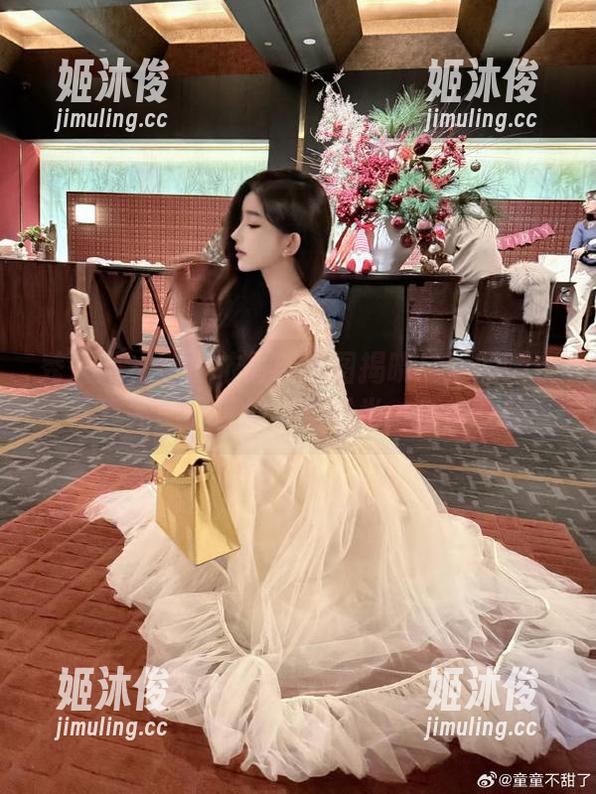 秀人网-金小依 秀人网 - 金小依最新原图揭晓!她的睡衣写真完美展现舒适与时尚,值得收藏