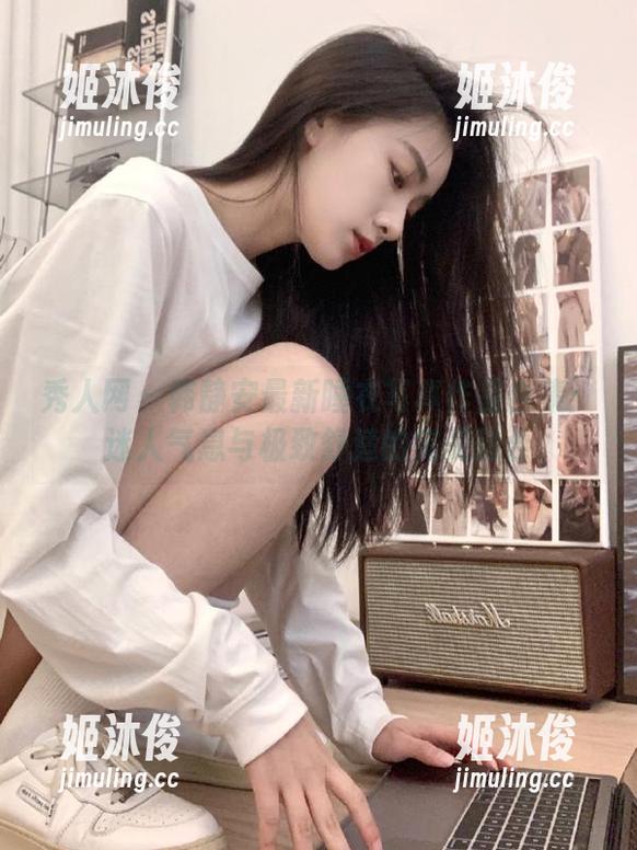 秀人网-韩静安 秀人网 - 韩静安最新睡衣写真作品合集:迷人气息与极致舒适的完美融合