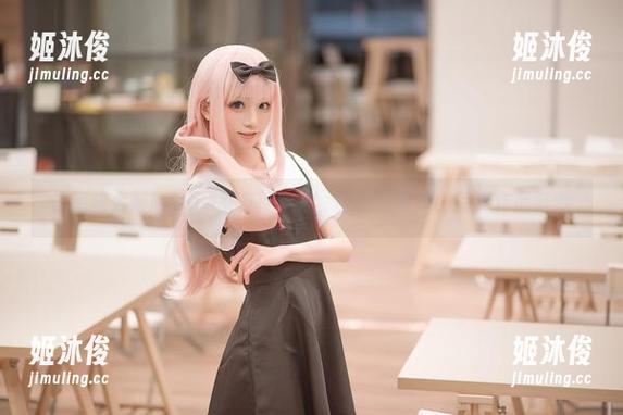 绮太郎kitaro 追随绮太郎kitaro女友的足迹,在线欣赏她的写真作品芬芳