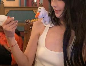 绮梦摄影 – 寻找青春记忆，小艺少女的写真作品在图库精选中绽放光彩