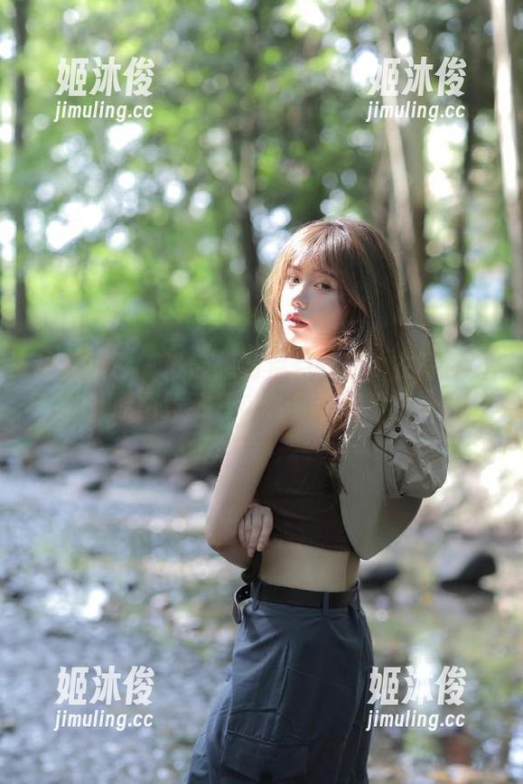 绮梦摄影-月月 绮梦摄影 - 谁能想到月月的连体衣写真里,原图竟藏着这么多搞笑瞬间!