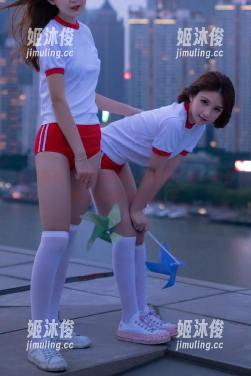 绮梦摄影-章章 绮梦摄影 - 章章黑丝私拍合集:每一帧都诉说着她的动人故事