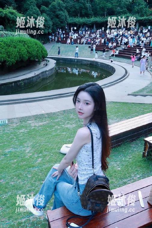 羊小雪juvia 微密圈 - 羊小雪juvia优雅礼服套图合集,展现她独特的时尚品味与魅力