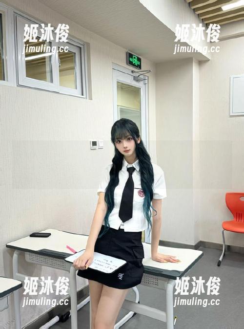 羊小雪juvia 微密圈 - 解锁羊小雪juvia舰长图包–京瓶梅,独特风格图片等你来下载