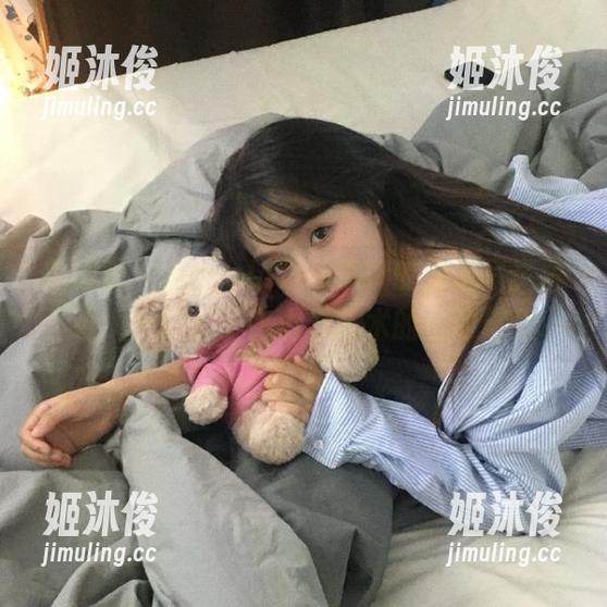 美媛馆-AngelaLee李玲 美媛馆 - AngelaLee李玲的裸足写真图包:一段关于自由与艺术的生动旅程
