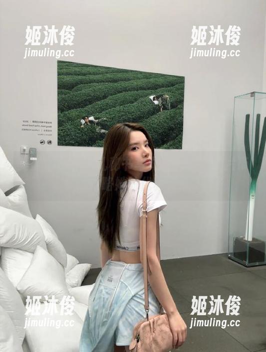 美媛馆-朱可儿 美媛馆 - 朱可儿秘书写真合集:让照片带你领略她的优雅姿态
